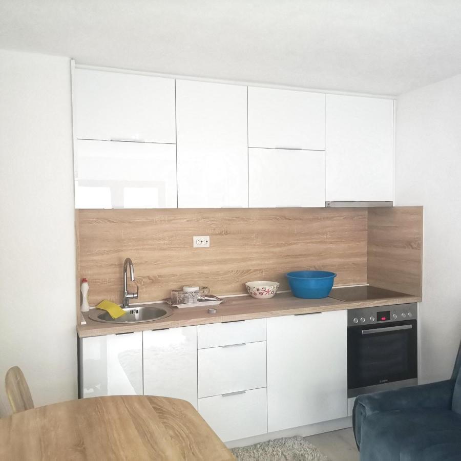 Family Apartment With Garden Sarajevo Ngoại thất bức ảnh
