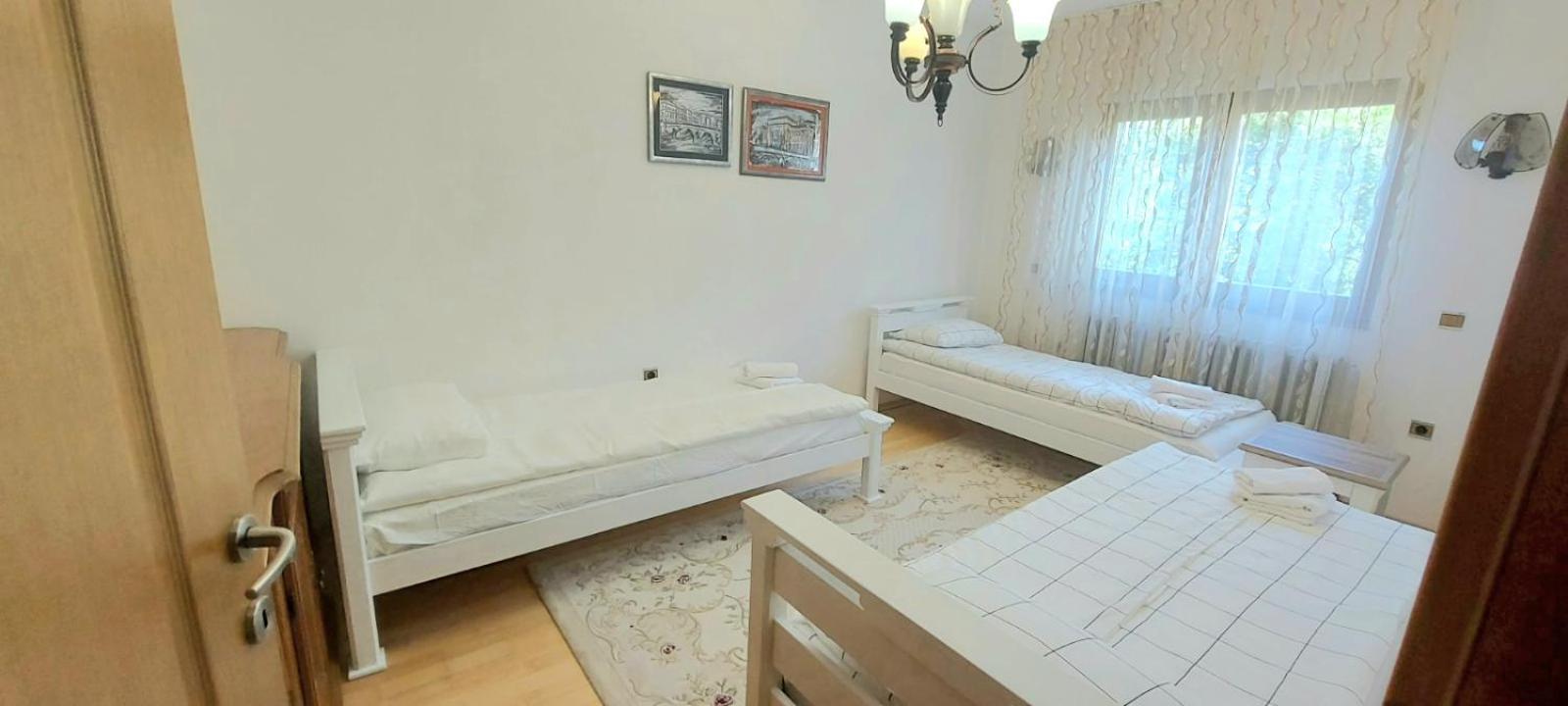 Family Apartment With Garden Sarajevo Ngoại thất bức ảnh