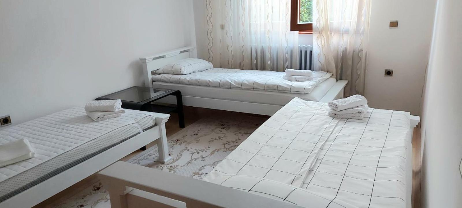 Family Apartment With Garden Sarajevo Ngoại thất bức ảnh