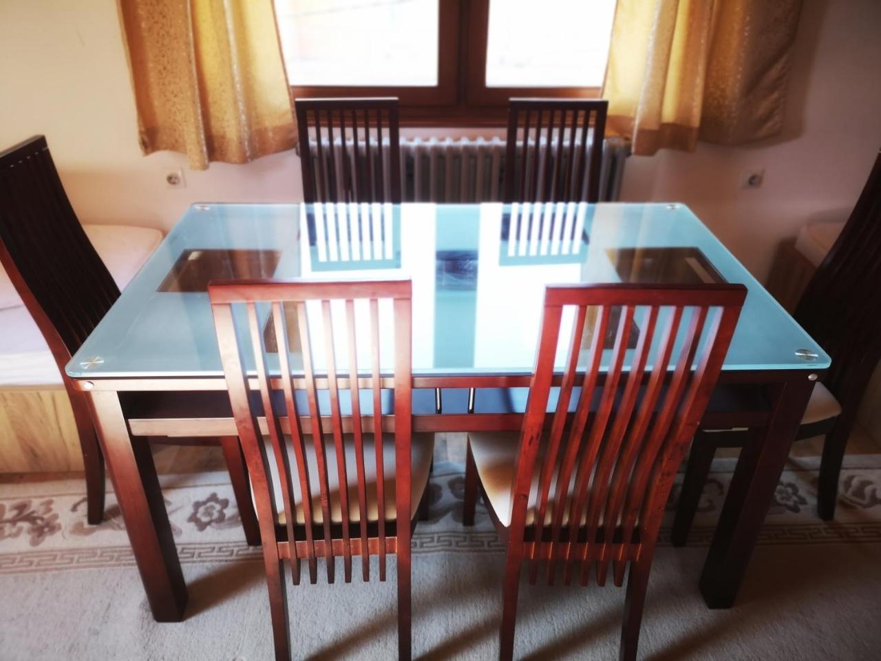 Family Apartment With Garden Sarajevo Ngoại thất bức ảnh