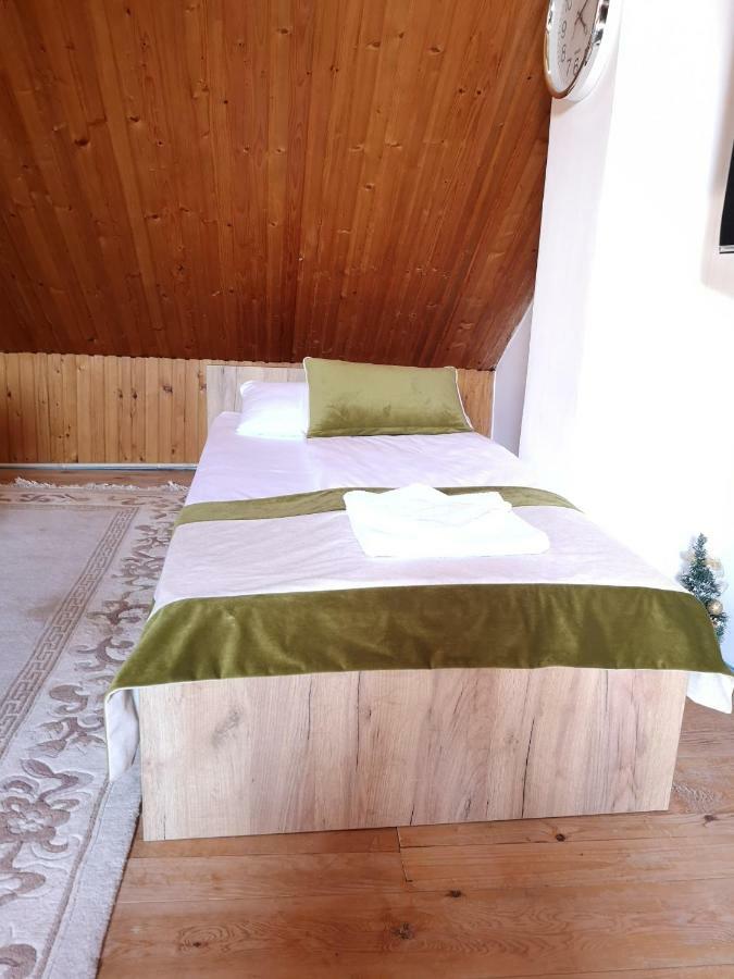 Family Apartment With Garden Sarajevo Ngoại thất bức ảnh